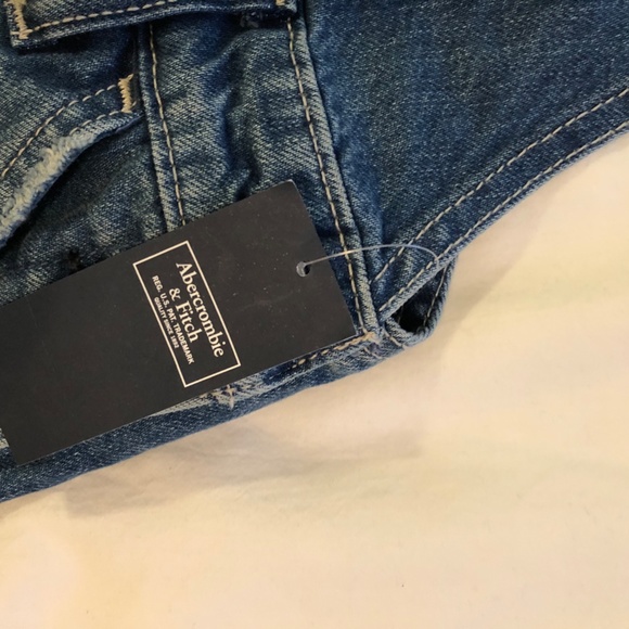 Abercrombie and Fitch Denim Overall Shorts NWT - Picture 5 of 6